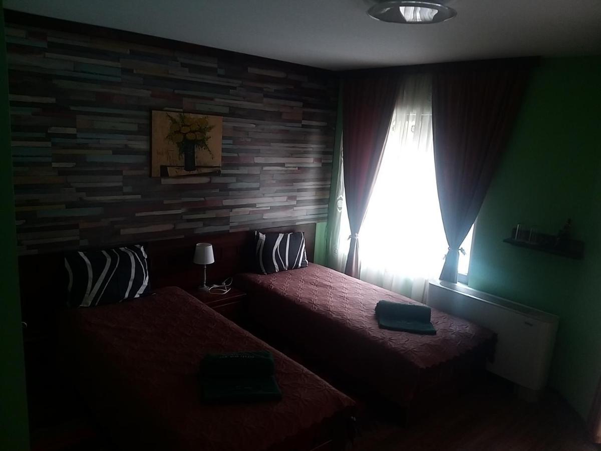 Къща За Гости "Там Край Реката " Slivek Exterior photo